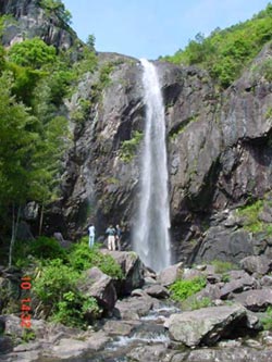 雁蒼山瀑布.jpg